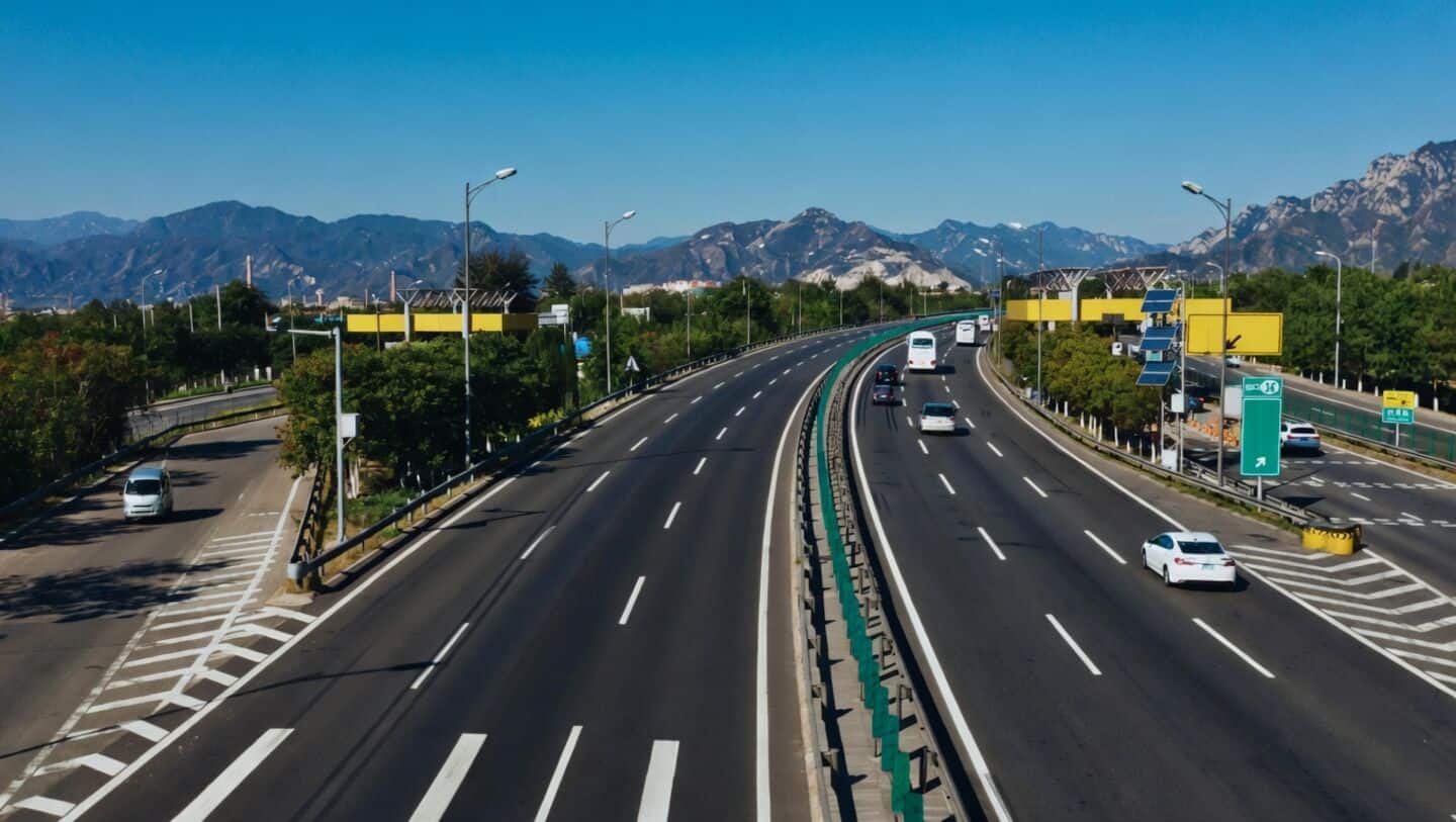 Six-lane 63-km Lucknow-Kanpur expressway set to cut commute to 30 minutes