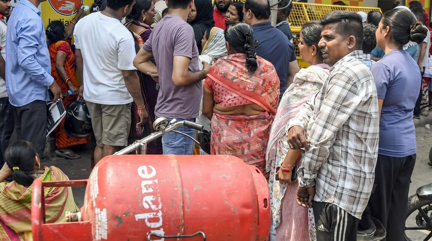 India LPG use falls over 16% amid West Asia tensions
