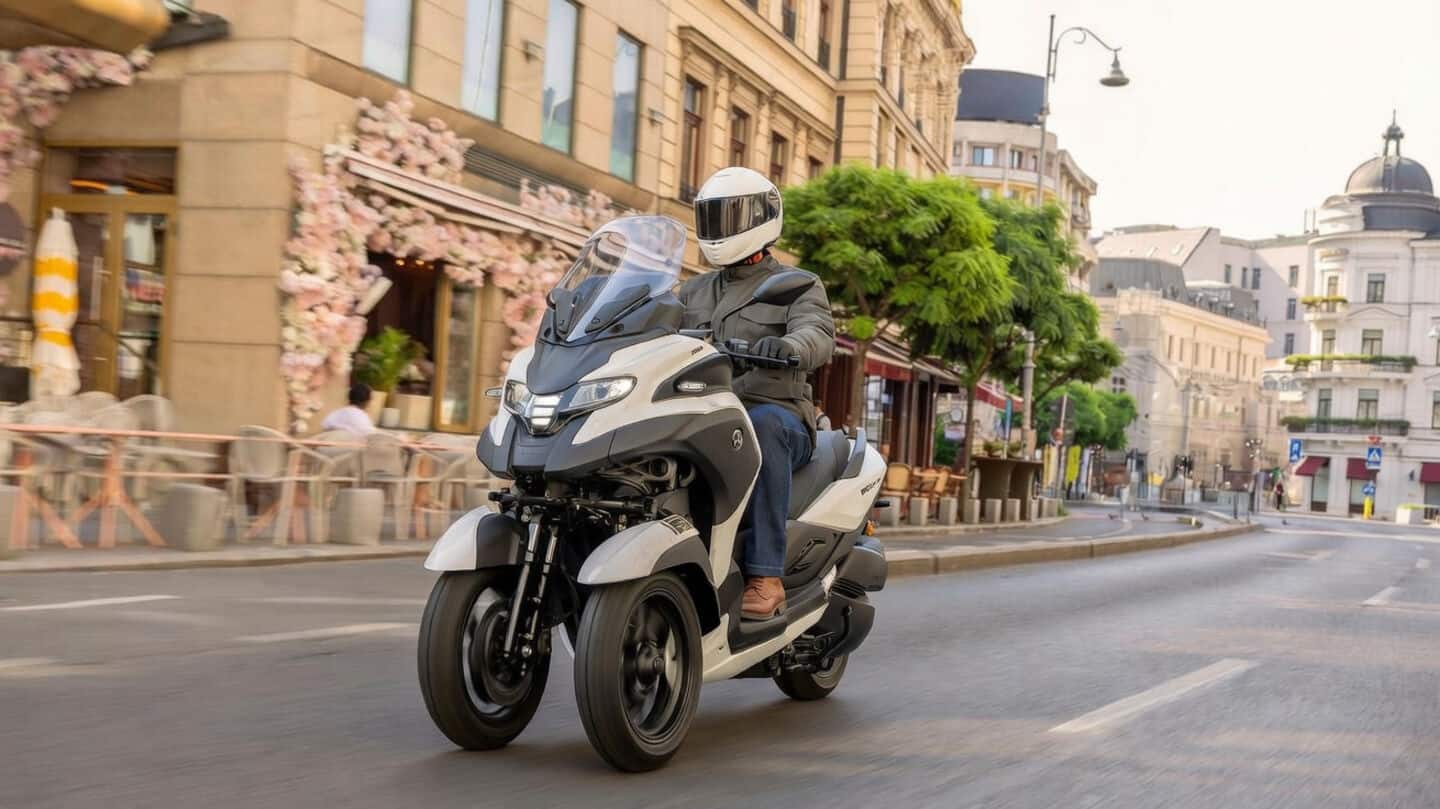 This Yamaha scooter is equipped with an air bag
