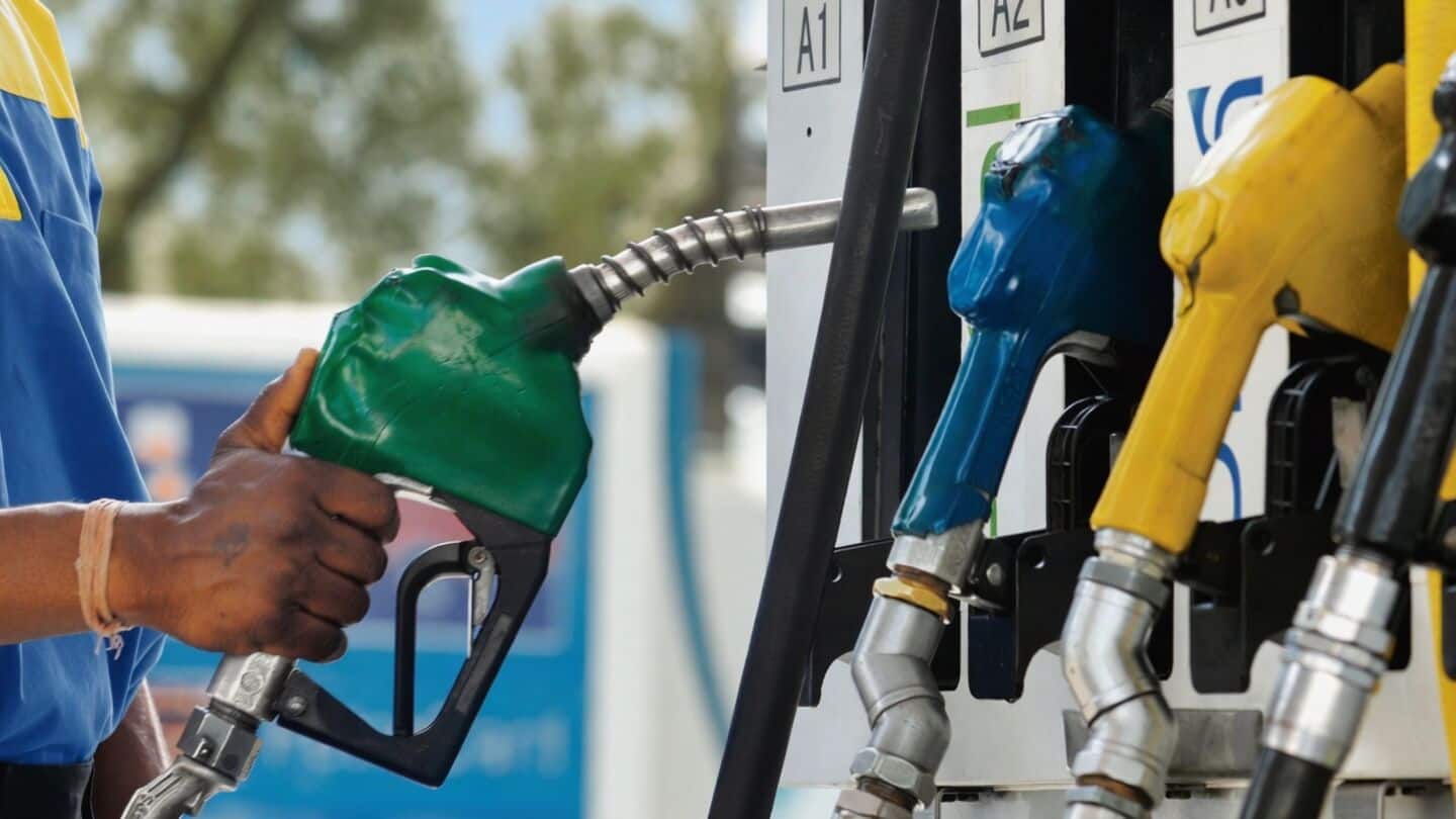 Gasoline and diesel prices in India unchanged since May