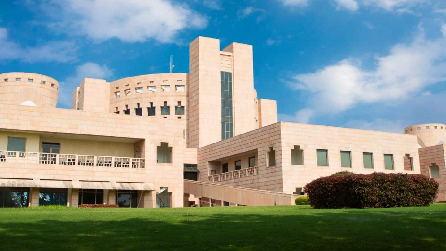 ISB online leadership with AI program now in 30th batch
