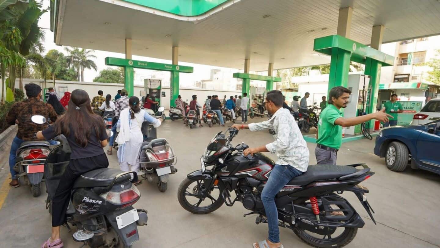 Rumor of fuel shortage leads to panic buying in Gujarat