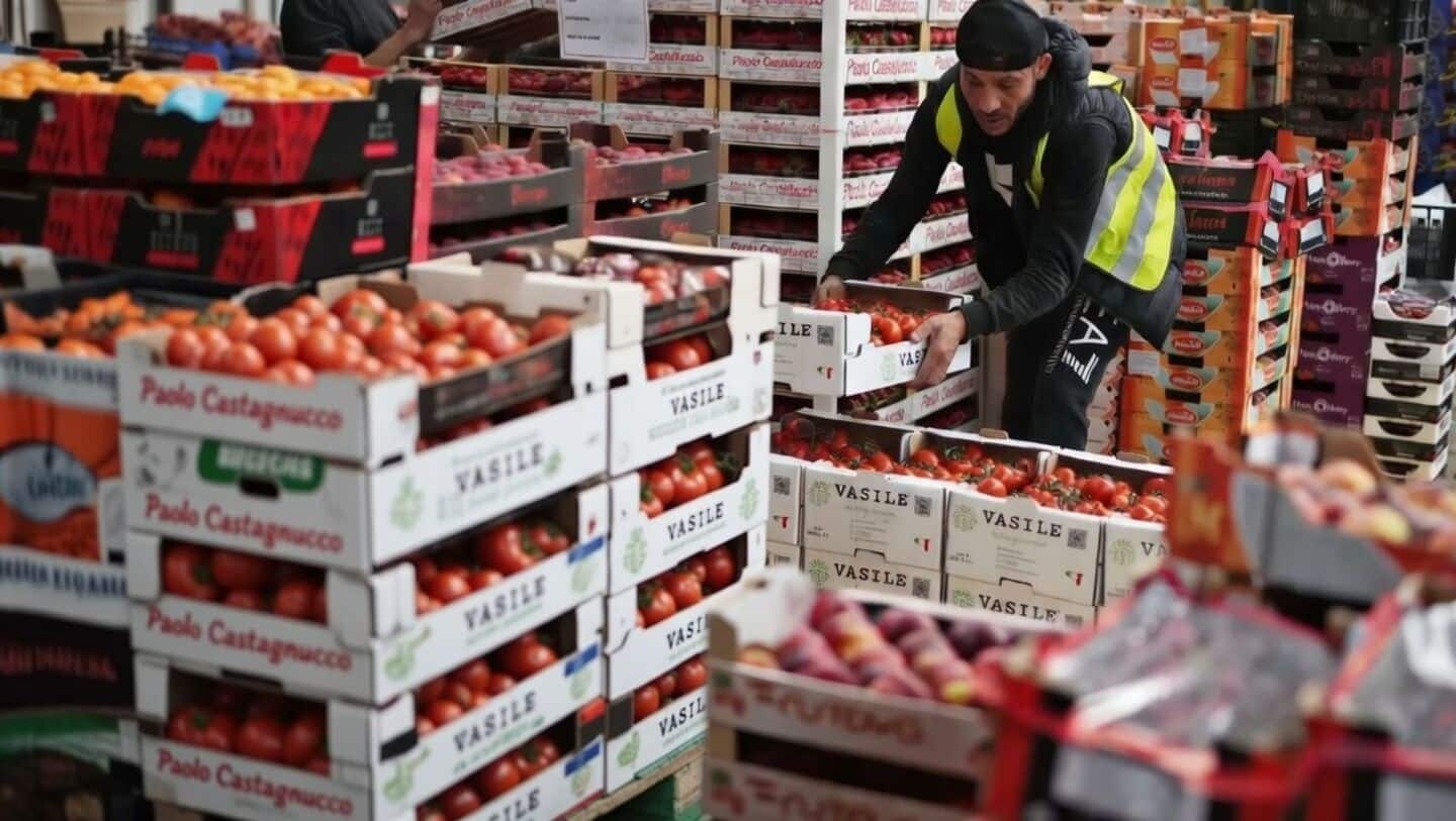 US wholesale prices climb 6% in April on gasoline surge
