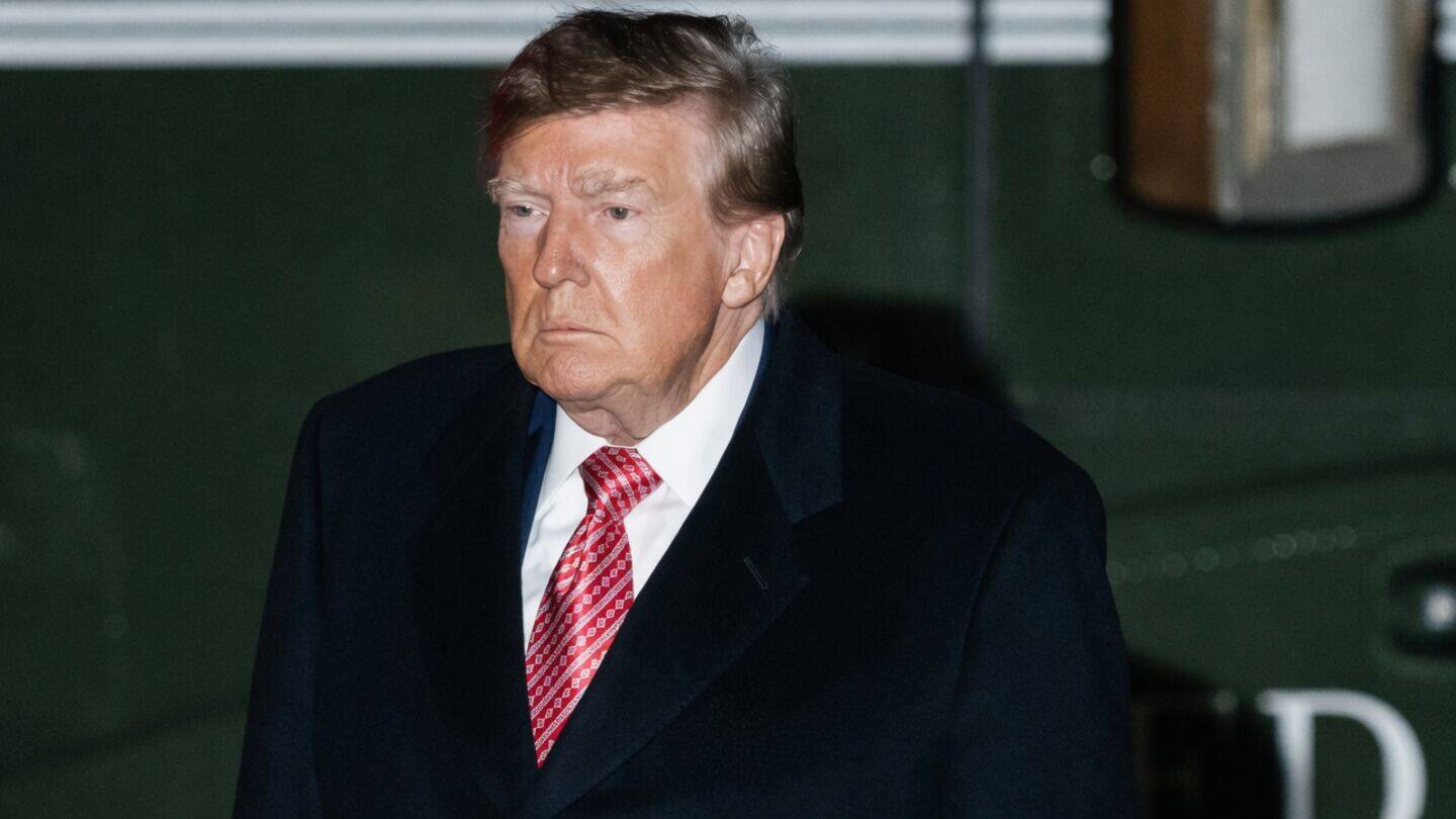 Donald Trump's approval falls to 33% to 36% before midterms