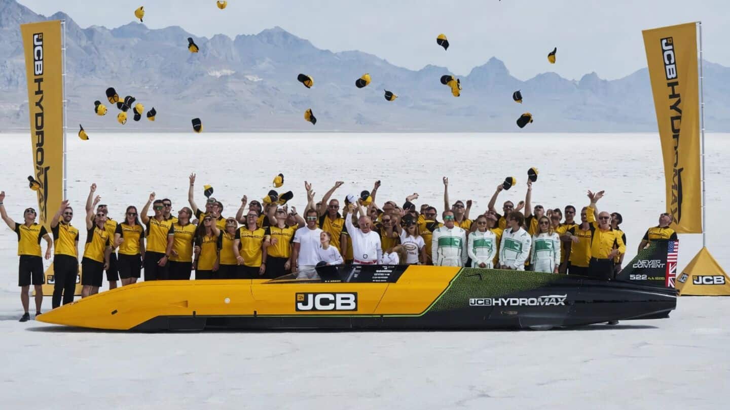 JCB Hydromax becomes fastest hydrogen vehicle at Bonneville, 653.9km/h