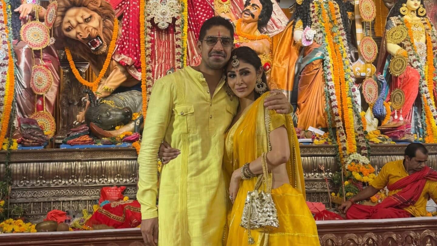 Roy and director Mukerji reunite at Mumbai Durga Puja pandal