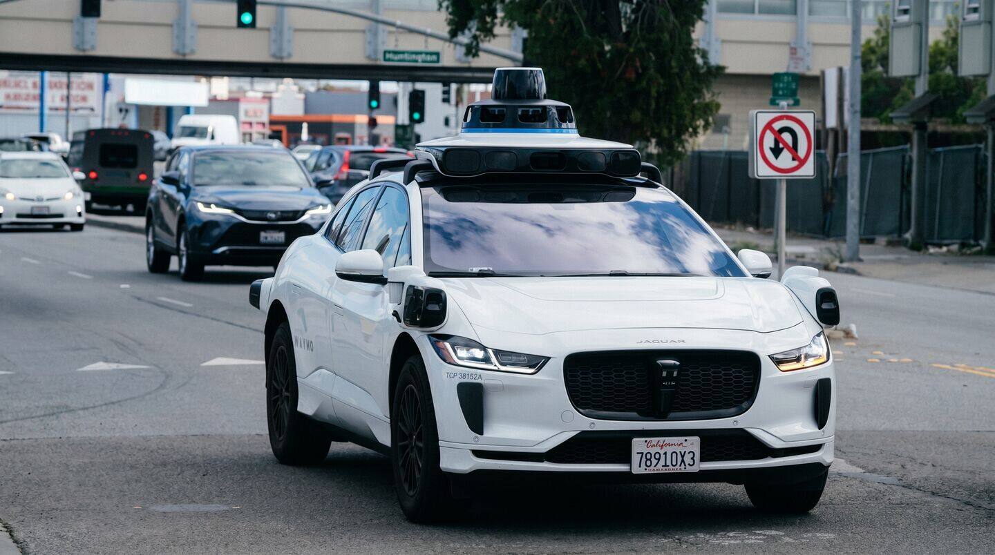 US robotaxis set to expand, Morgan Stanley forecasts 750 million rides