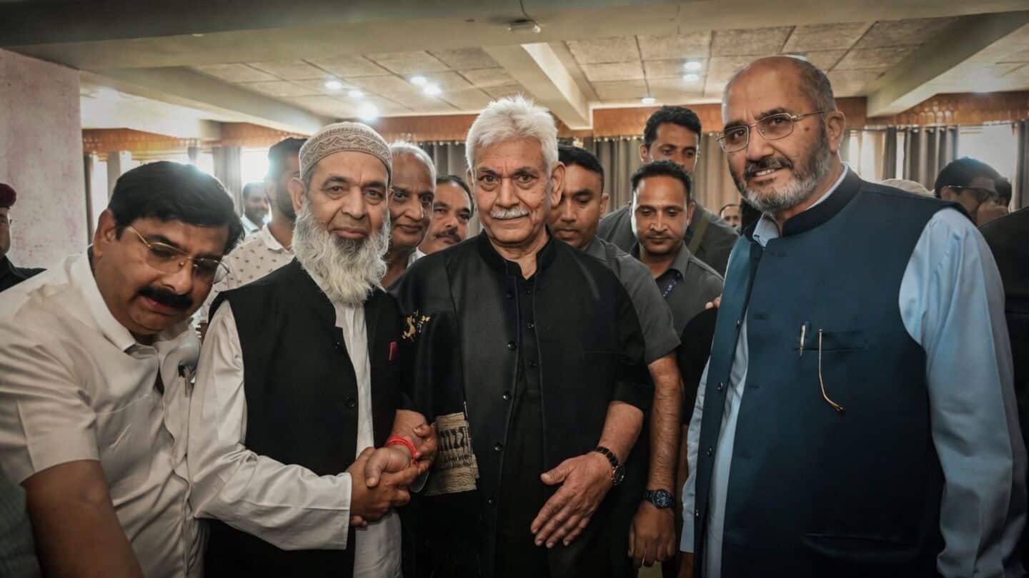 Kashmir leaders back Amarnath Yatra, Manoj Sinha urges safe welcome
