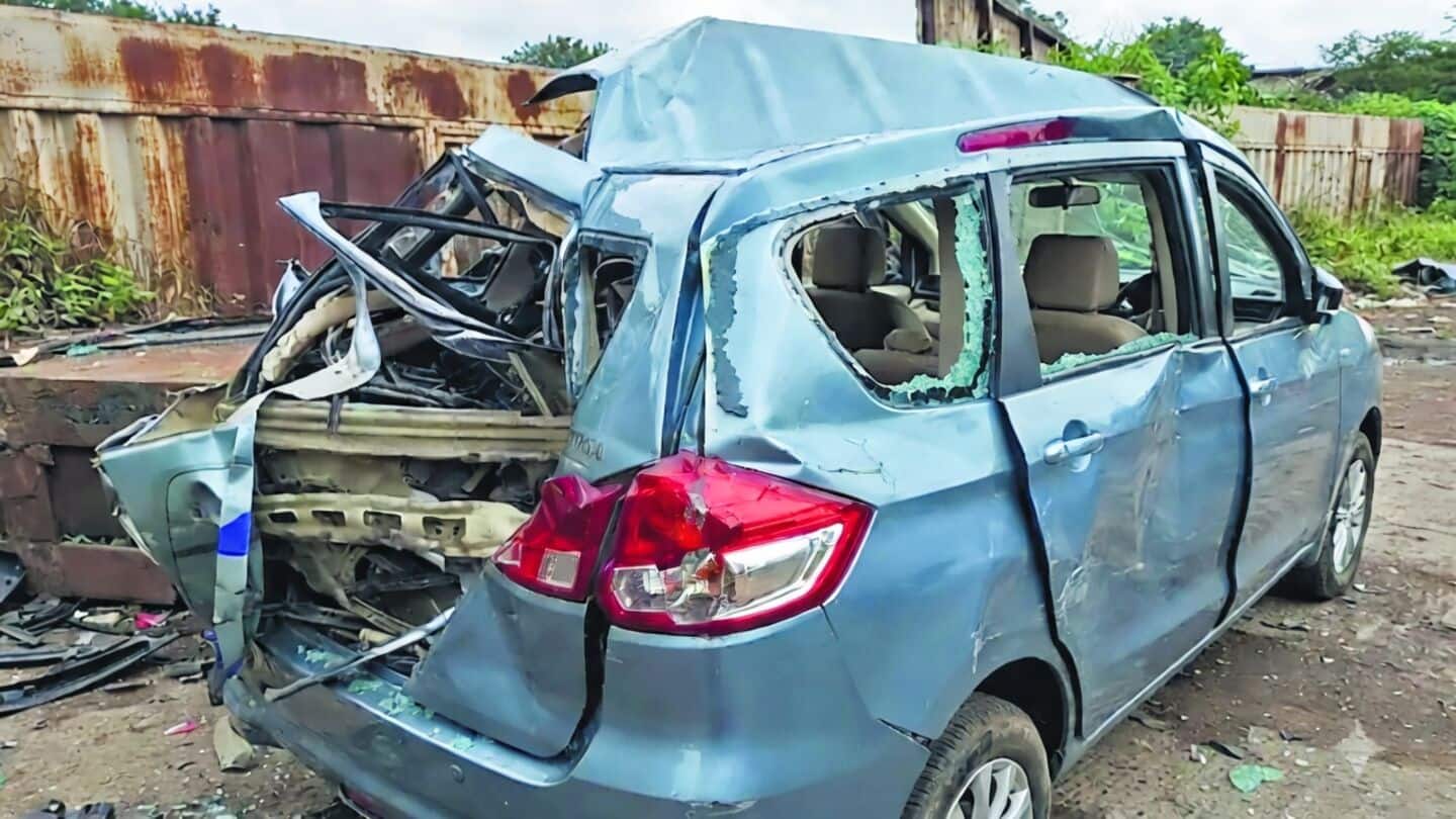 Mumbai-Nashik highway crash near Atgaon kills 5 Jaiswal family members