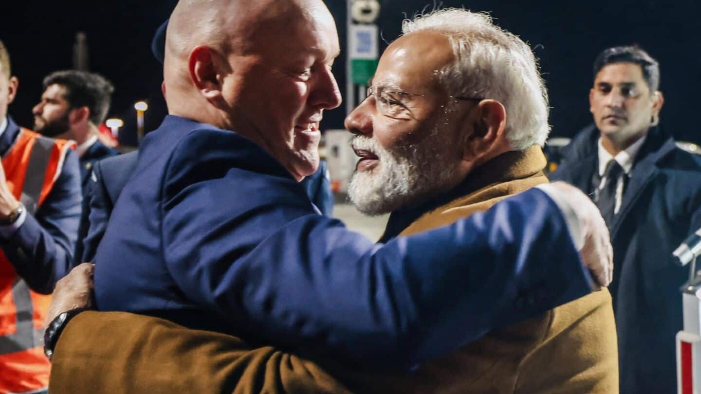 Narendra Modi lands in Auckland to discuss free trade, investment