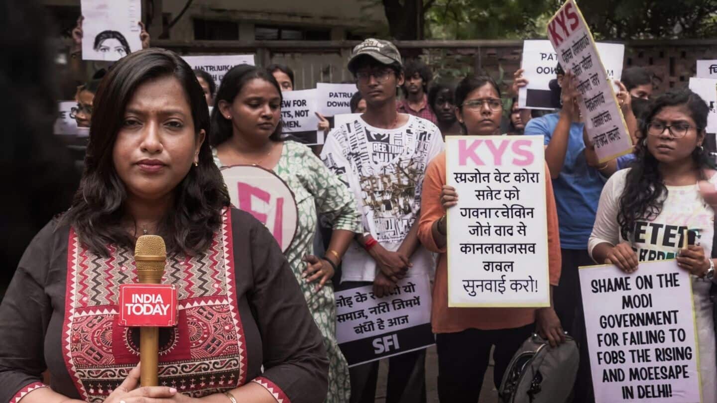 Delhi University students protest demanding better safety for women