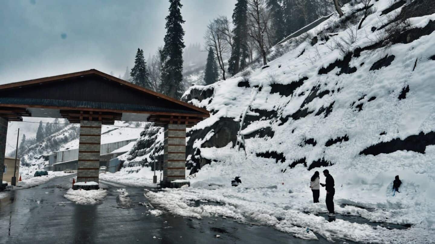 IMD warns Himachal Pradesh of rain and snowfall today
