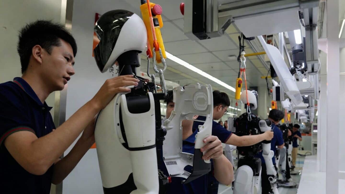 Hong Kong opens 24/7 humanoid-run convenience store Hung Hom waterfront