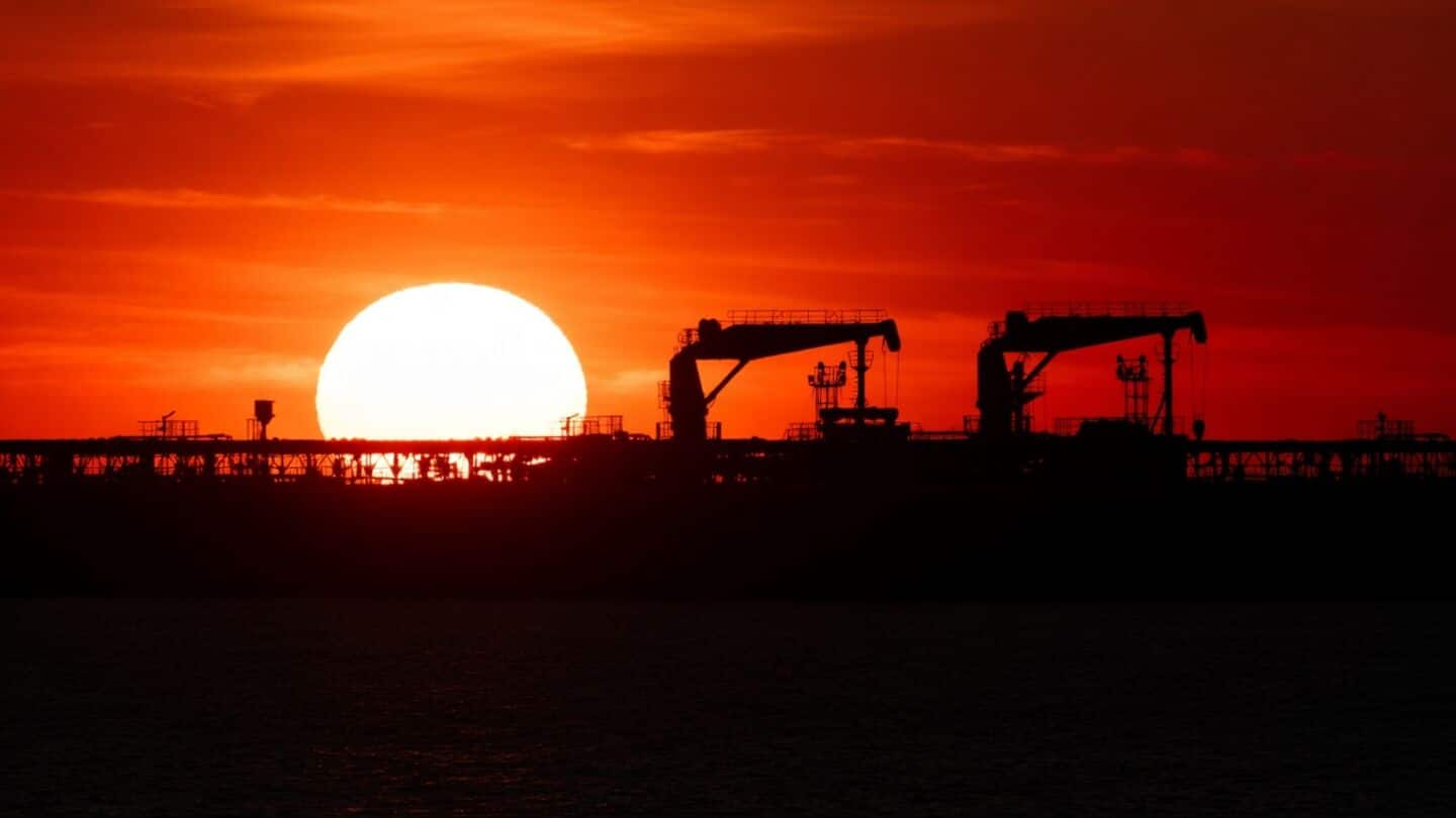 Norwegian offshore oil maintenance workers strike after pay talks collapse