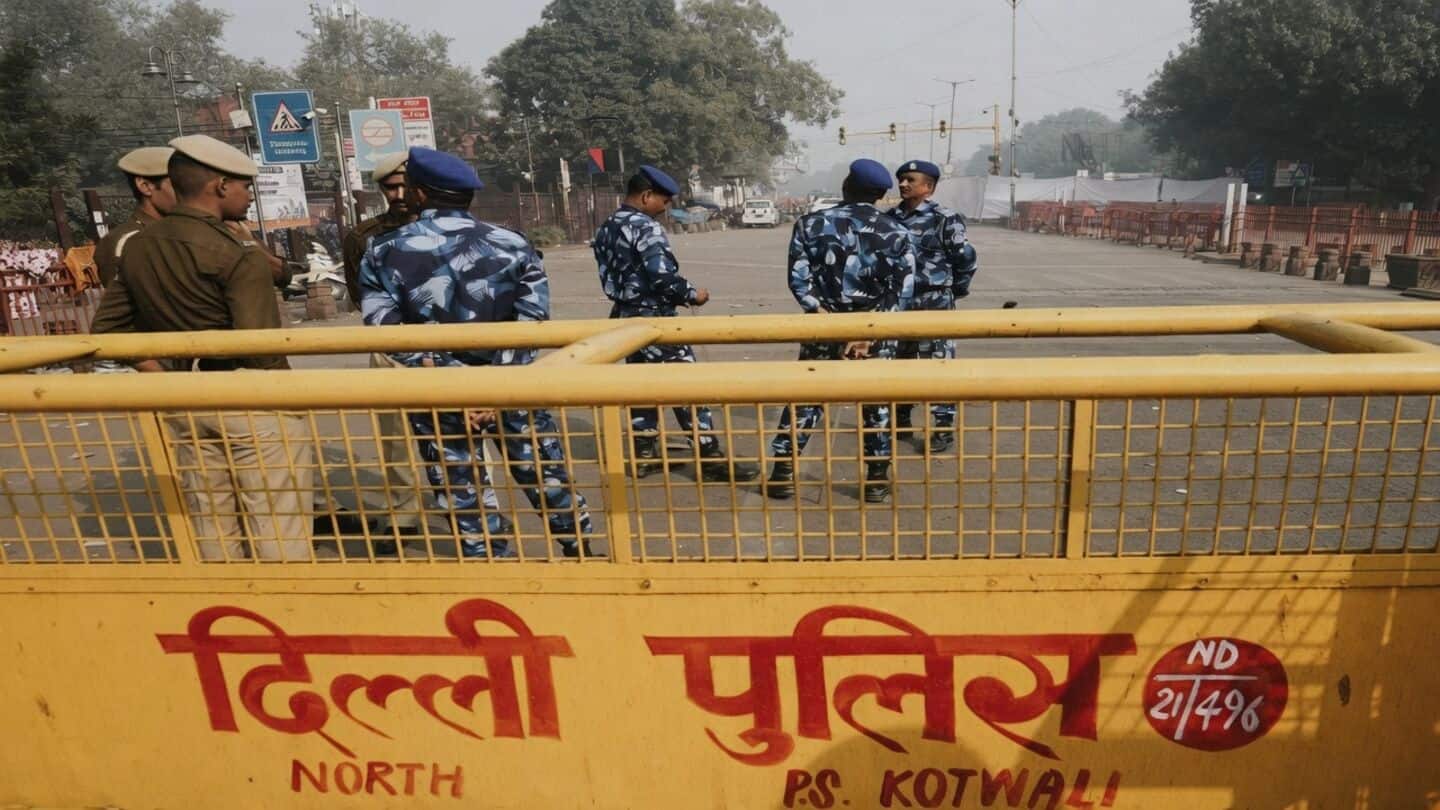 Delhi Police warns public about viral AI 1980s selfie trend