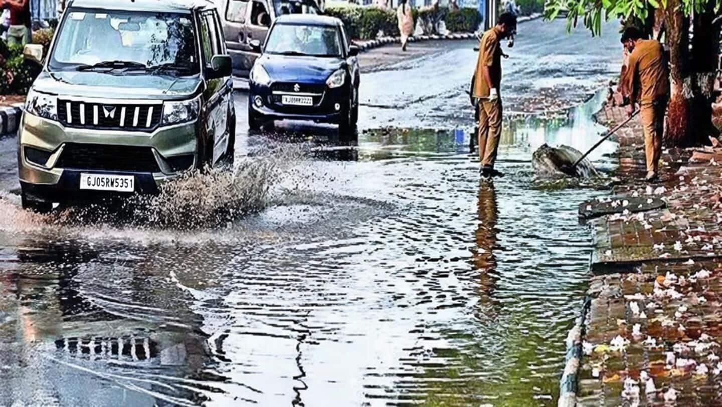 IMD warns heavy rain, thunderstorms and lightning across Gujarat today