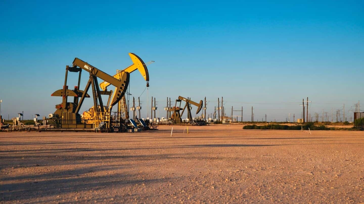 Global oil prices lift India's import bill 48% Apr-Aug 2026