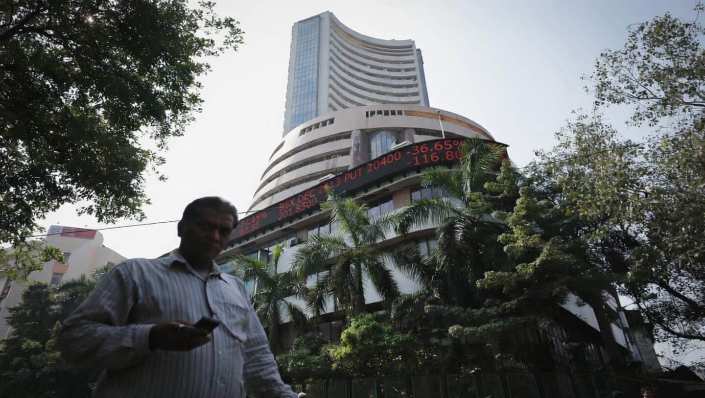 India's global market share falls below 3% amid foreign outflows