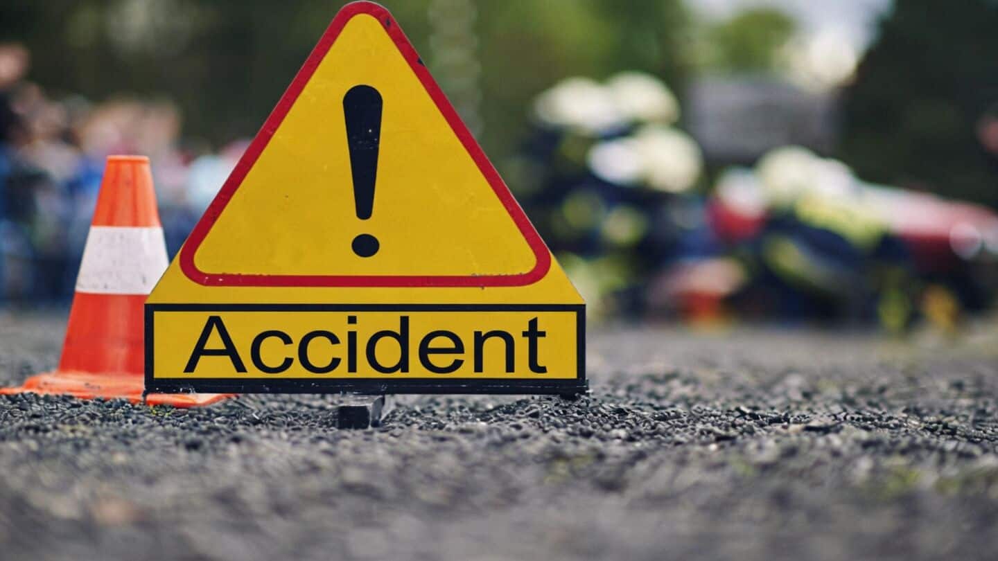 Delhi goods tempo crashes into Alipur flyover pillar killing 3