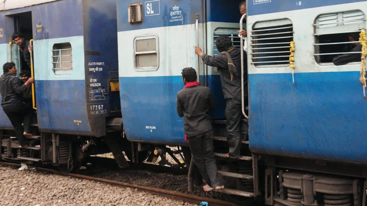 Indian Railways to run 148 special trains for Mandala-Makaravilakku pilgrimage