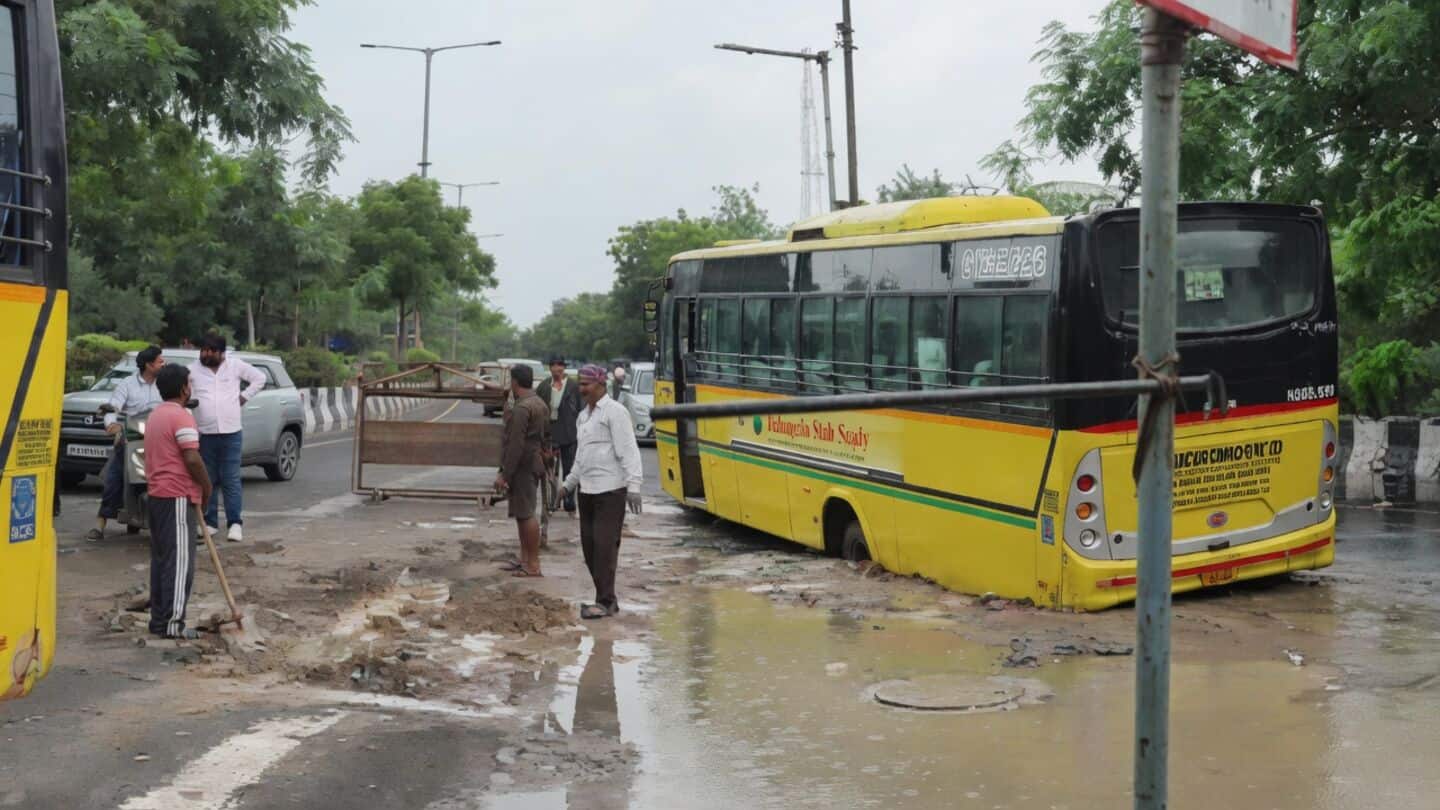 Noida Sector 37 school bus trapped in pothole, children safe