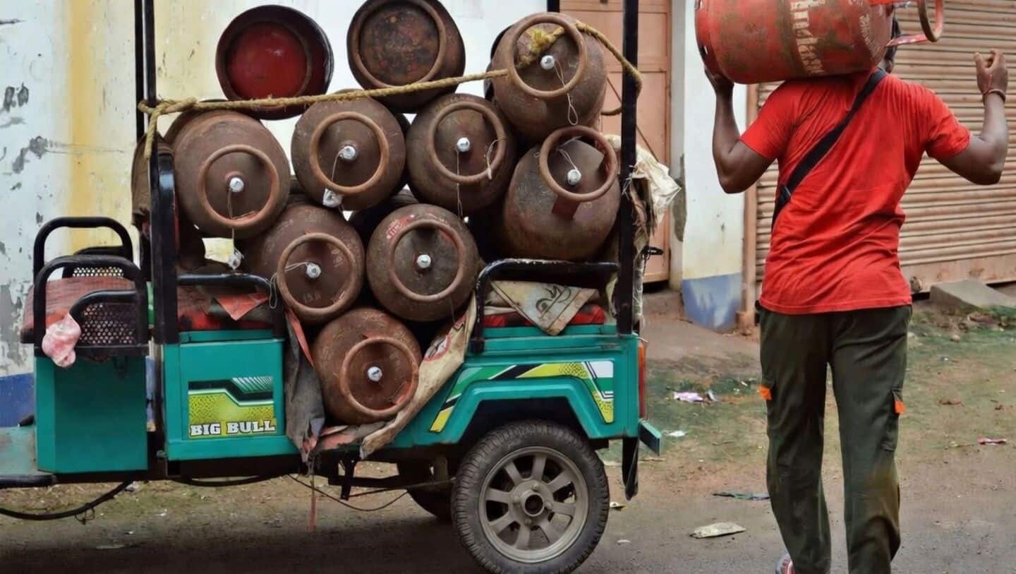 LPG sales drop 17% as India awaits imports