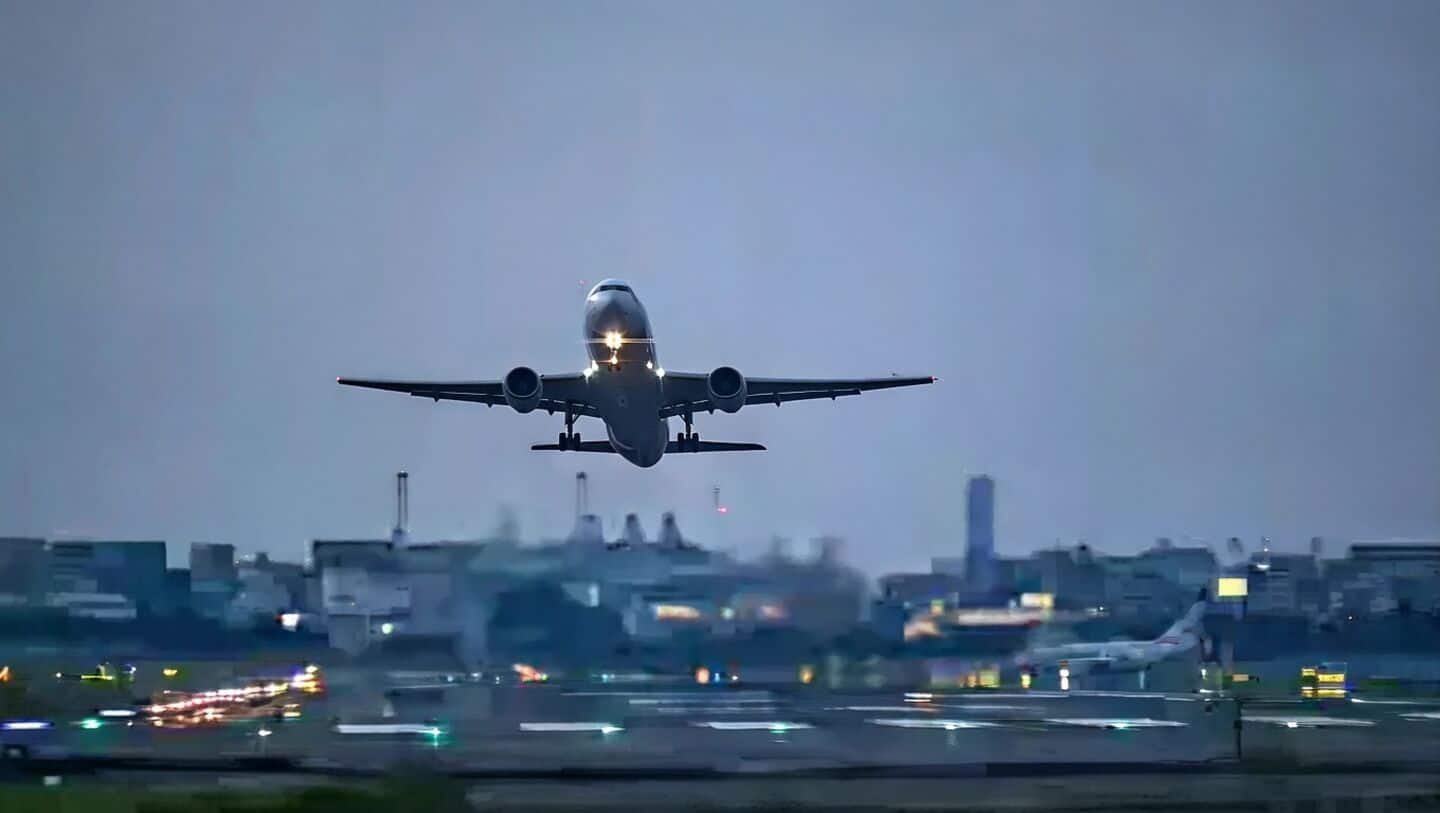 Airlines want government to remove flight fare caps