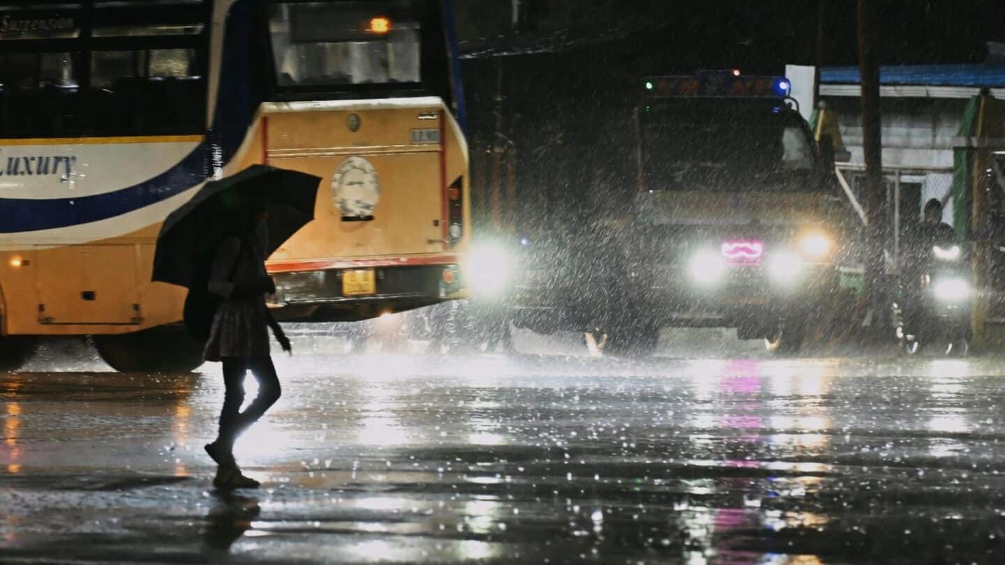 Heavy rain in Hyderabad causes waterlogging and major traffic jams