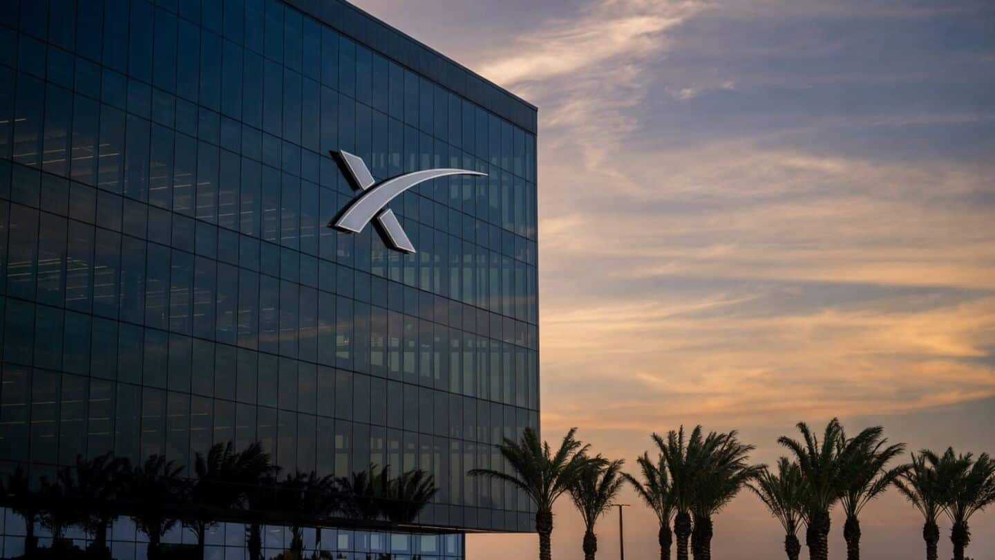 SpaceX to release 1st public earnings report amid lock up