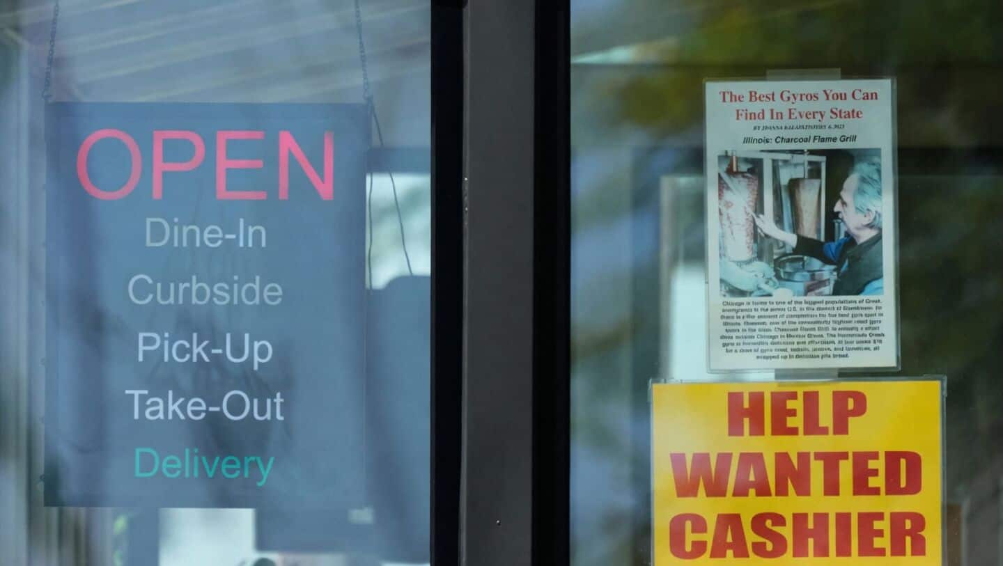 US unemployment claims rise to 215,000, 4-week average 209,000