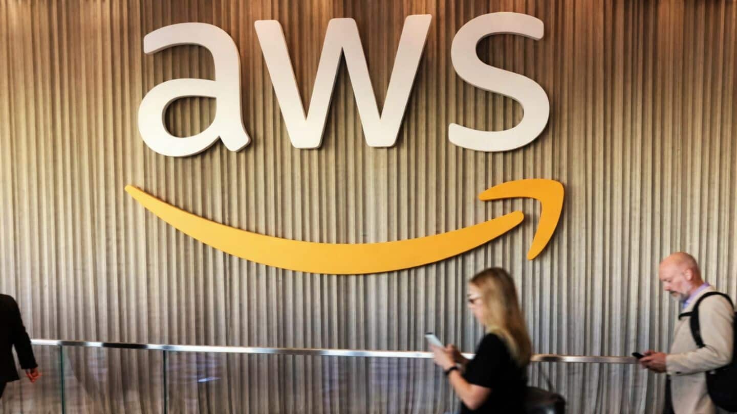 Amazon says worldwide data centers consumed nearly 9.5B liters water