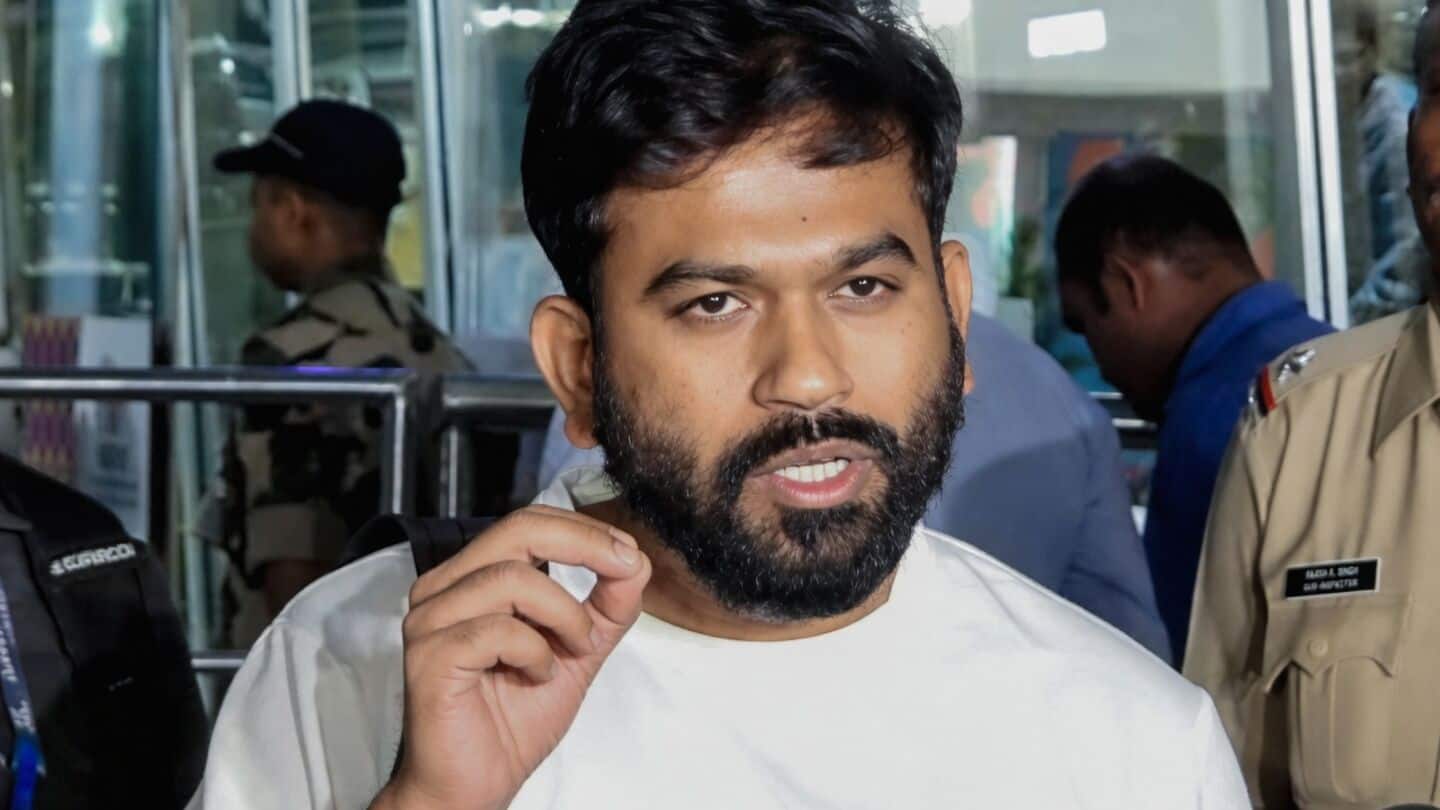 Abhijit Dipke questions Jantar Mantar arrests after national flag hoisting