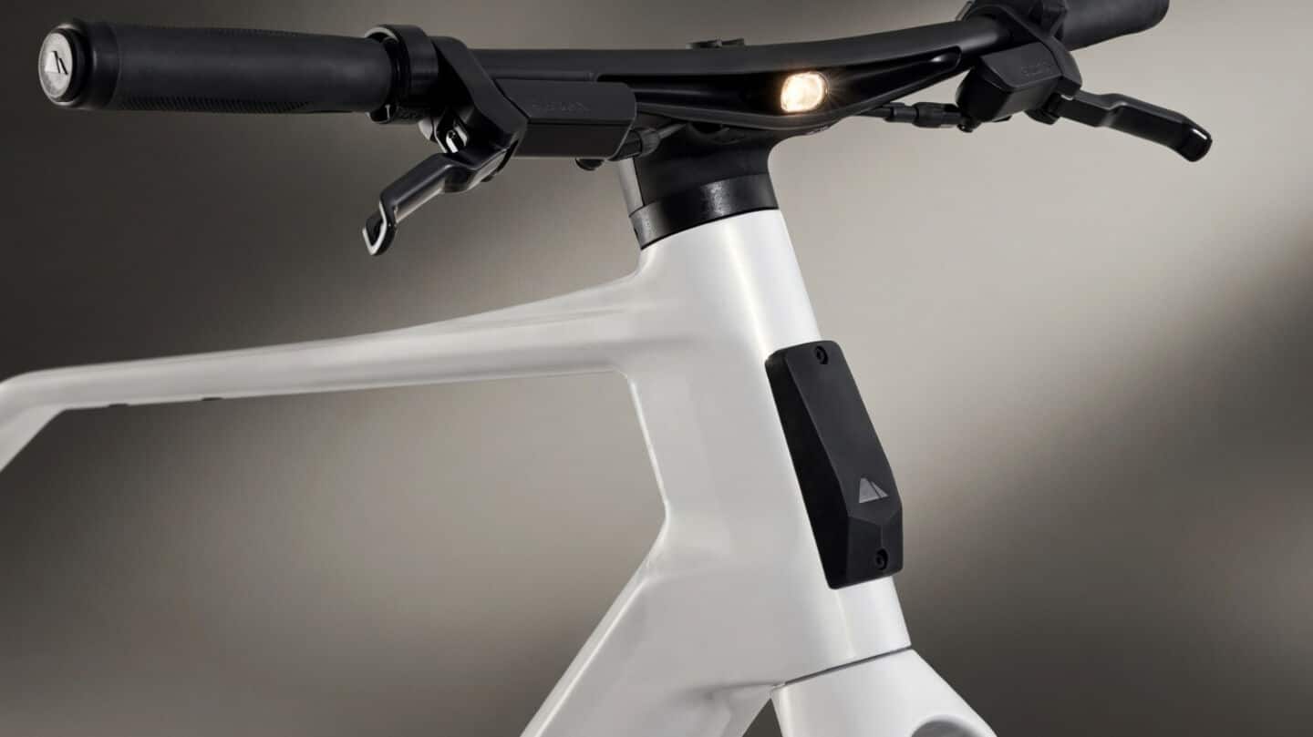 Canyon launches Roadlite:ON V2X e-bike to share safety data