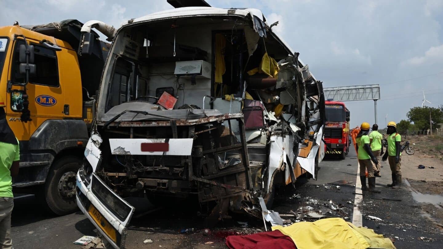 Bus from Bengaluru collides with tanker near Thoothukudi, 1 dead