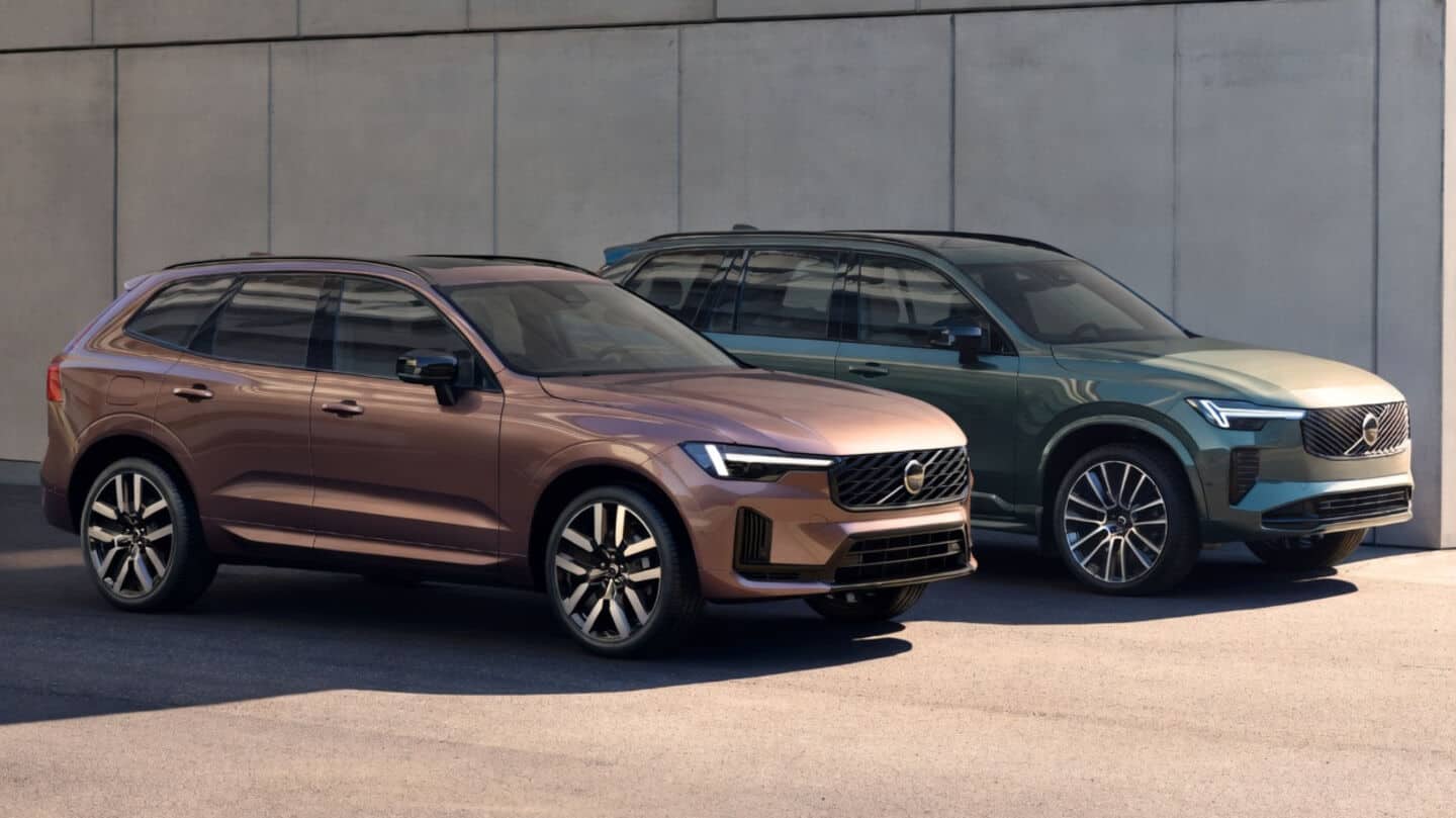 Volvo refreshes XC60 XC90 plug-in hybrids with bigger batteries