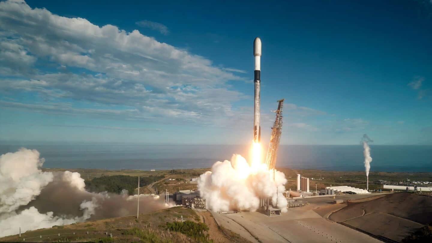 SpaceX launches 24 Starlink satellites from California after glitch