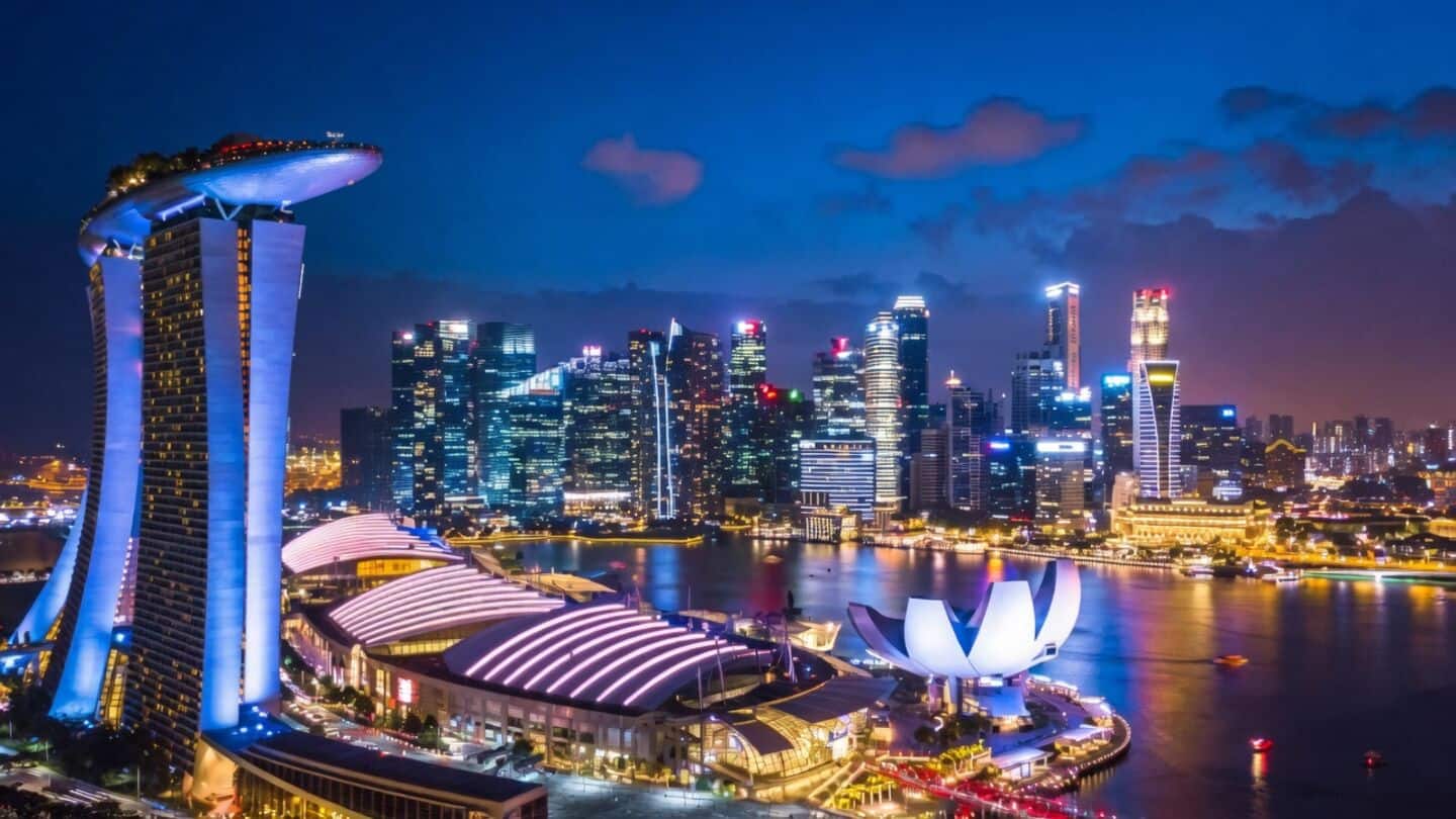 Singapore tightens fines for disruptive behavior on busses and trains