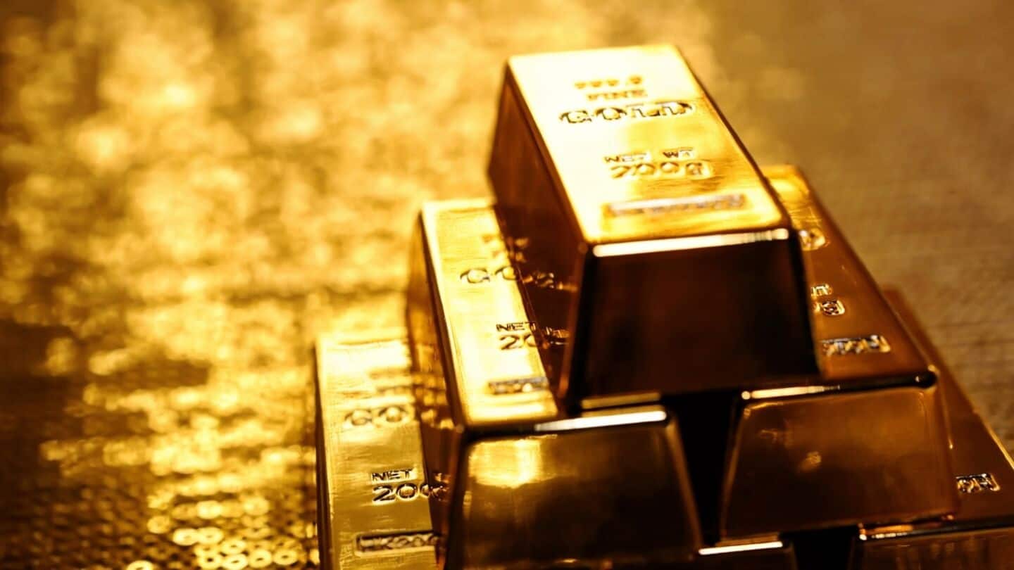 Gold climbs 0.8% to $4,295.26 after Fed rate rise