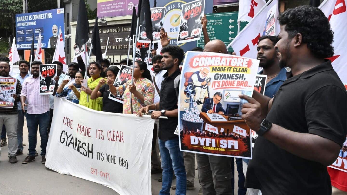 Coimbatore protesters demand Chief Election Commissioner Gyanesh Kumar step down