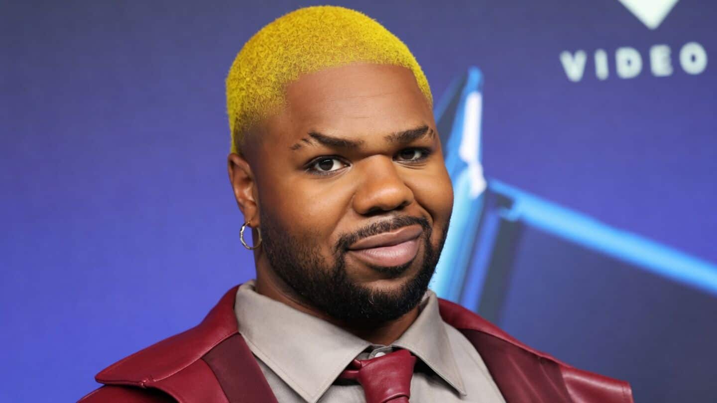 MNEK cancels 'Bulldozer!!' tour citing low sales and costs