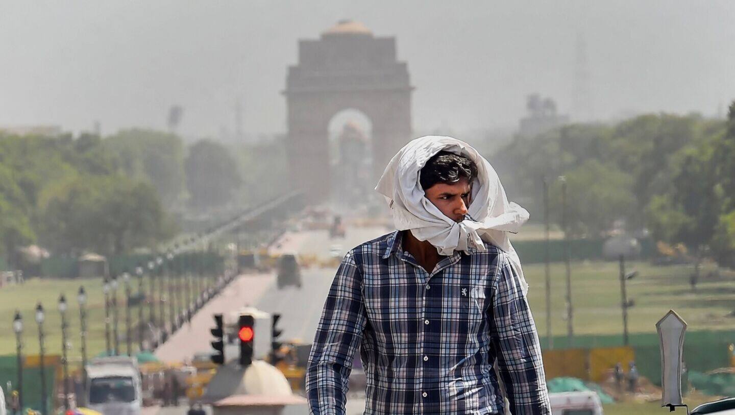 India's weather splits with northern heat and southern heavy rain