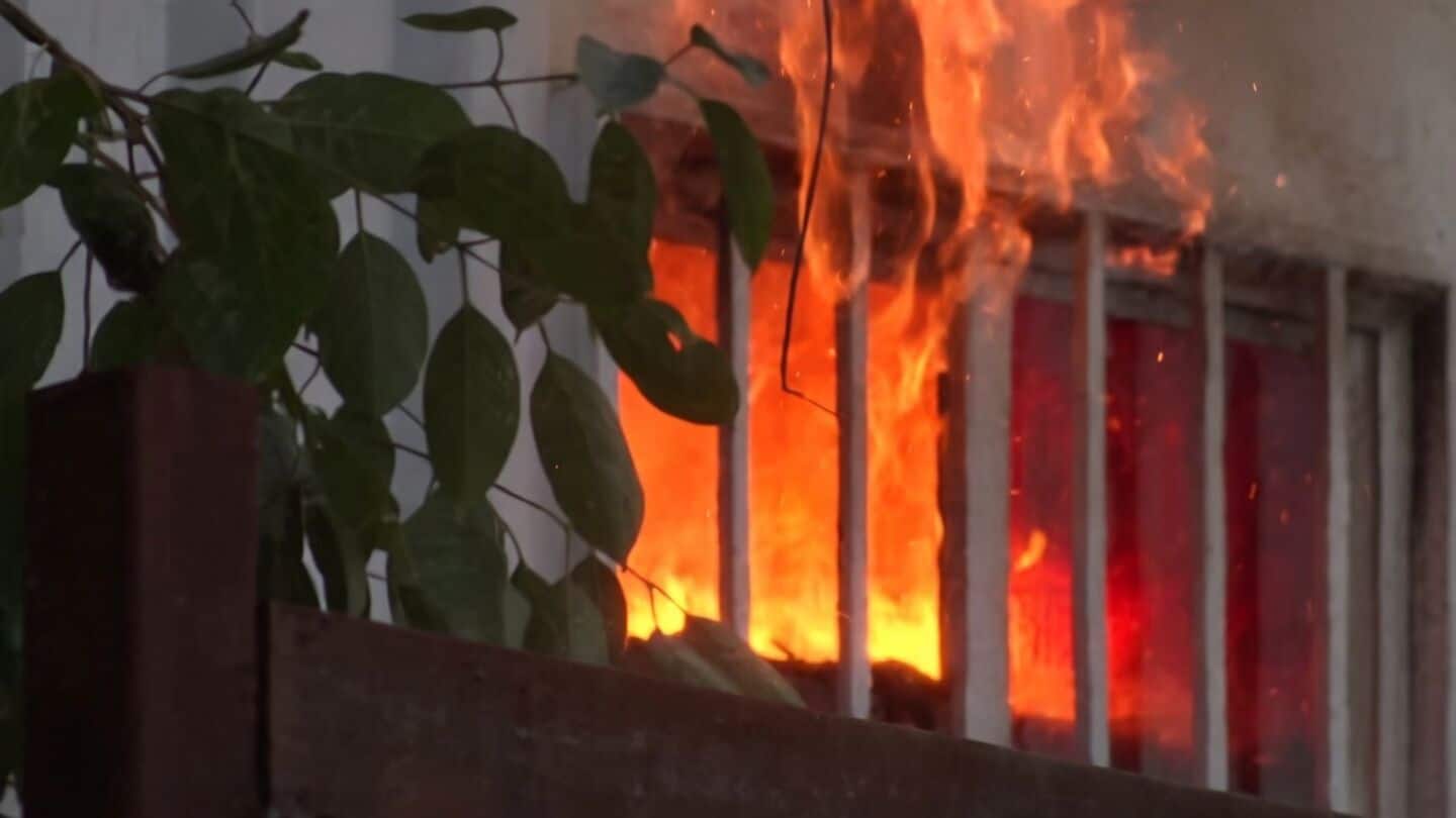 Two major slum fires hit Delhi within 3 days