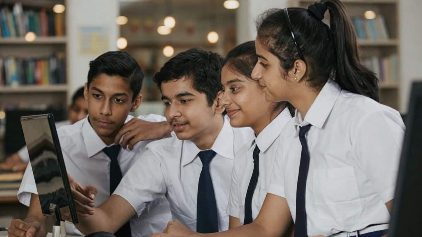 दिल्ली में स्कूलों की मनमानी फीस वसूली पर लगेगी रोक, अभिभावकों को राहत