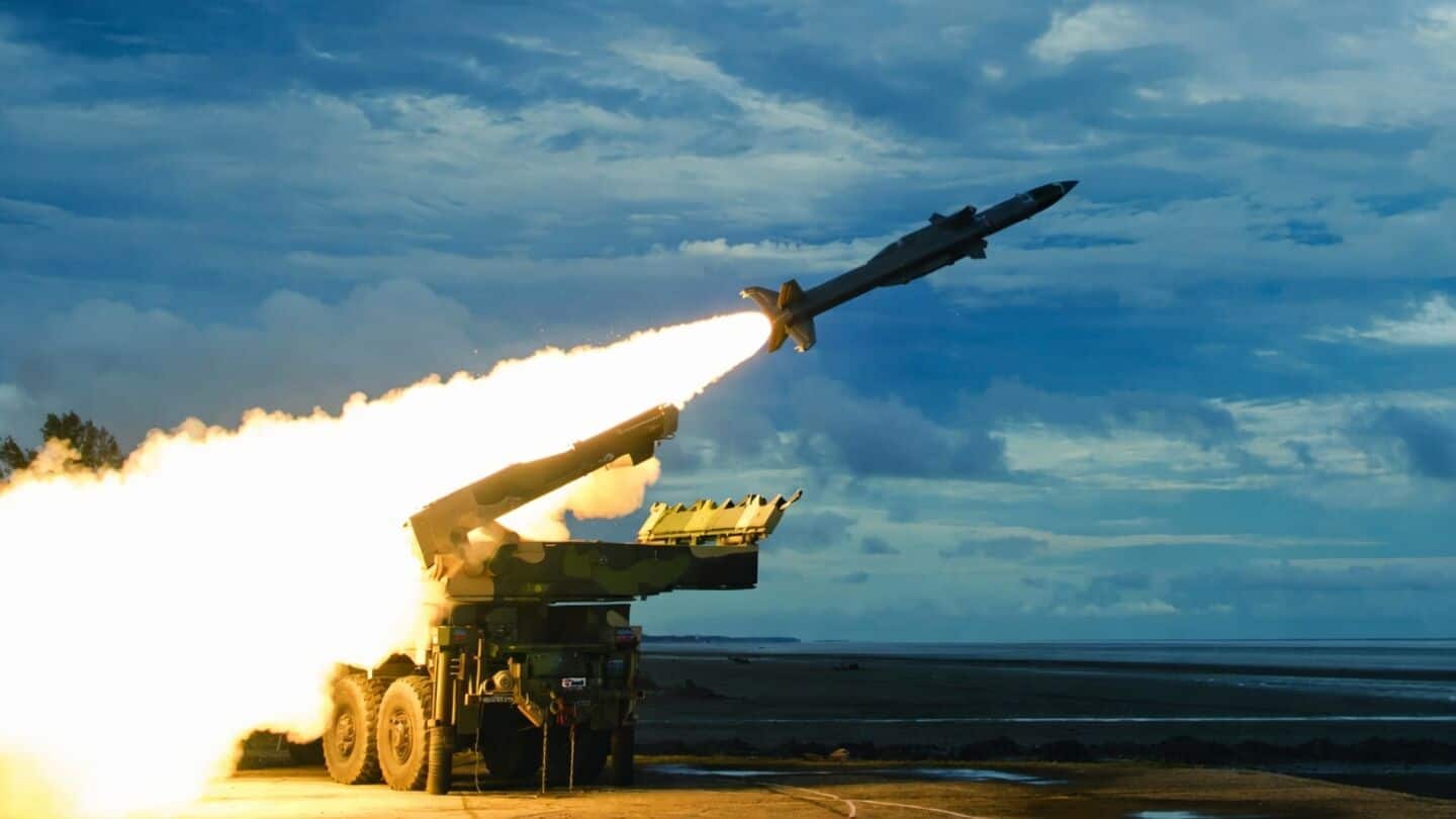 भारत का 'आकाश' दुनिया में छाया: ताजिकिस्तान और तुर्कमेनिस्तान को मिली DRDO की वायु रक्षा प्रणाली