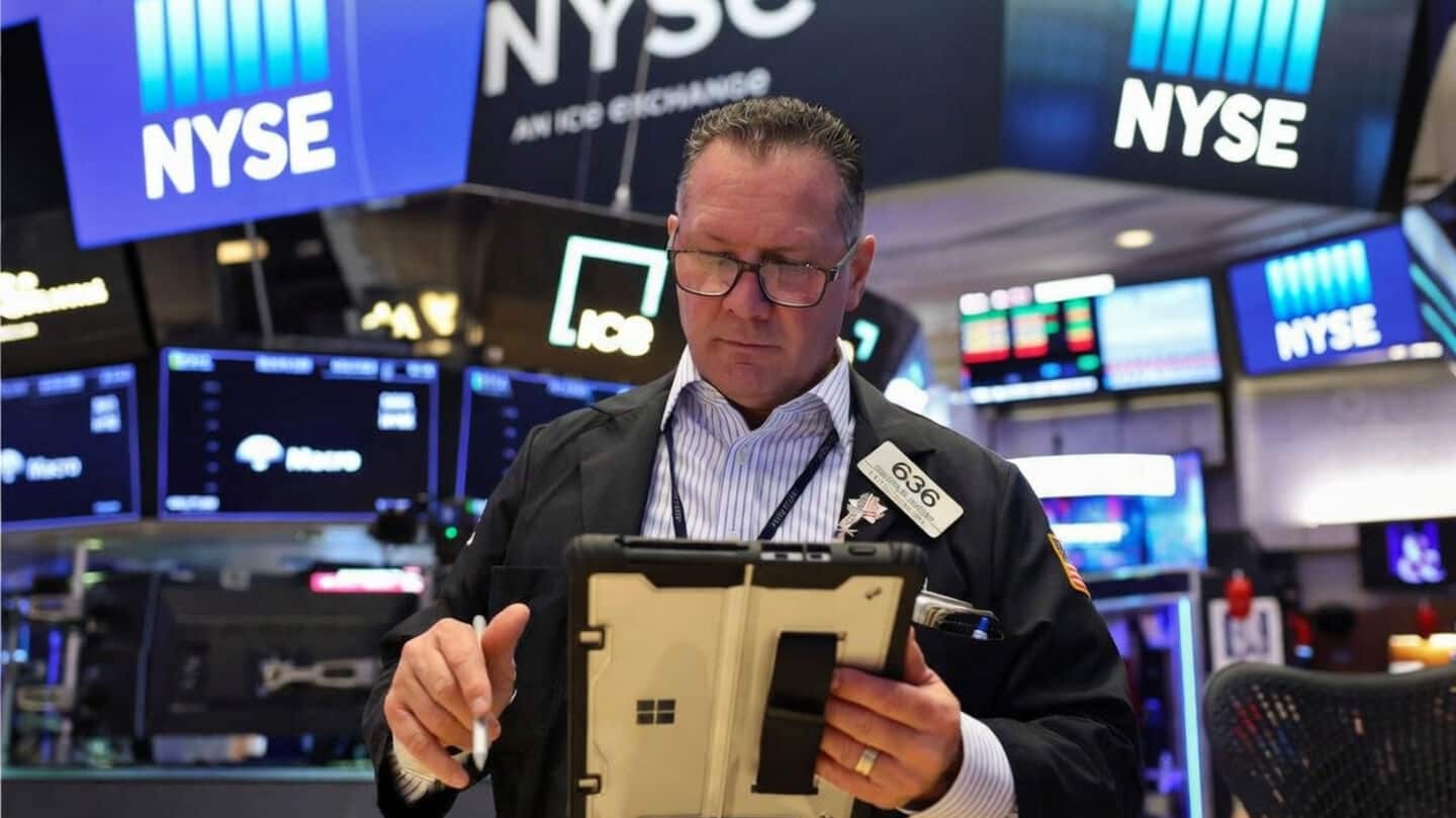 US stocks fall, oil prices soar amid Iran tensions