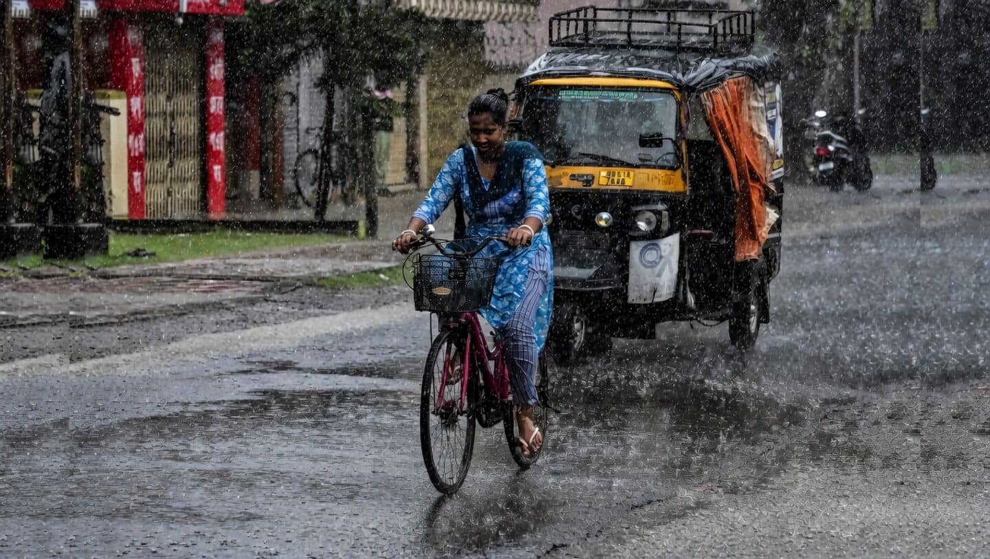 IMD issues red alert as heavy rain threatens Odisha, Jharkhand