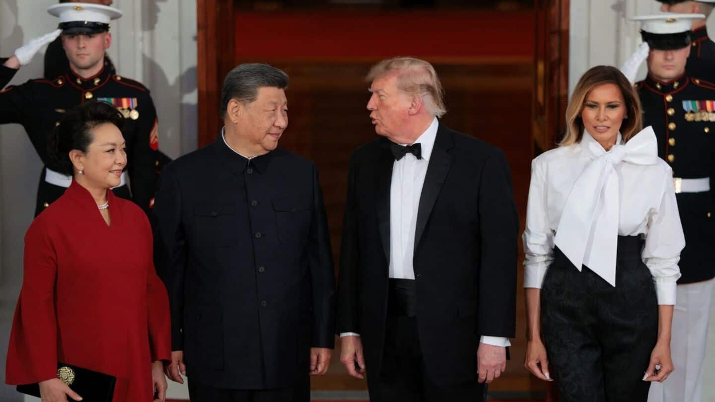 Trump hosts Xi at state dinner, gifts bald eagle statue