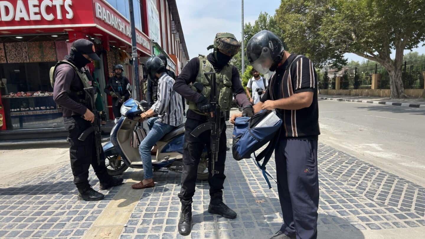 Police ramp up checks across Kashmir ahead of Independence Day
