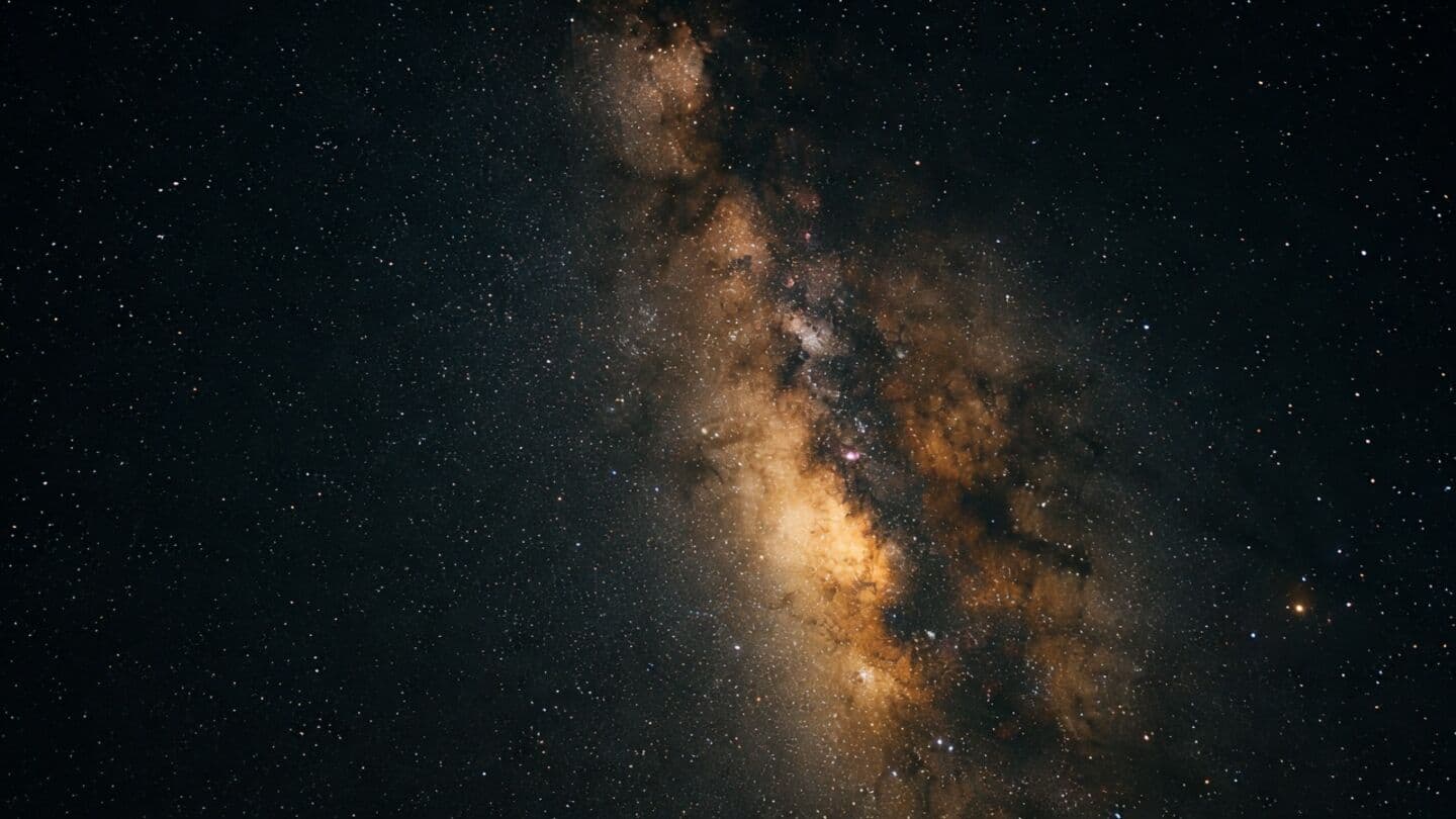 Spanish telescopes detect 1st interstellar sugar erythrulose at galactic center