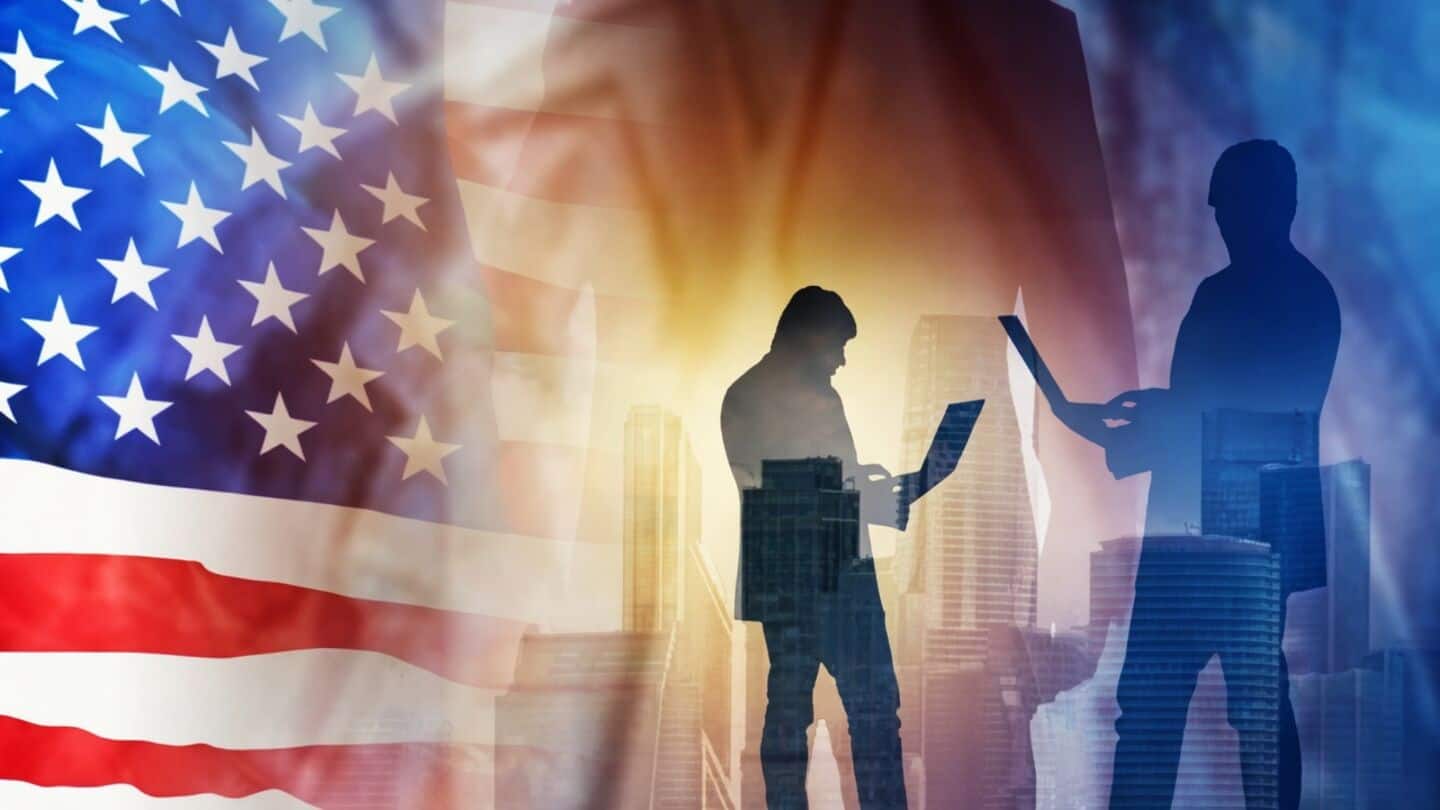US weekly unemployment claims fall to 215,000 below economists' expectations